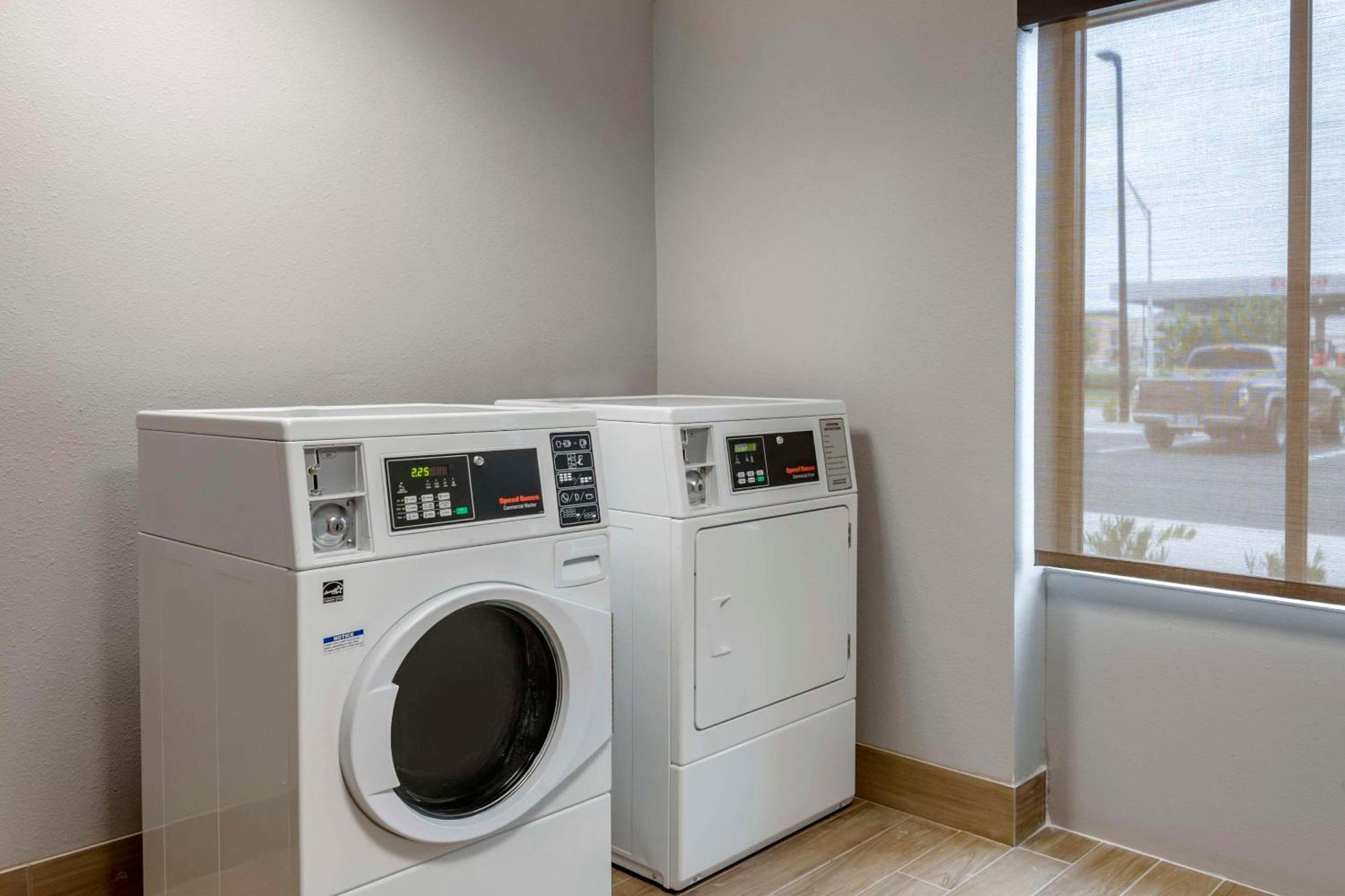 Comfort Inn & Suites Jacksonville - Orange Park Near Naval Air Station Kültér fotó